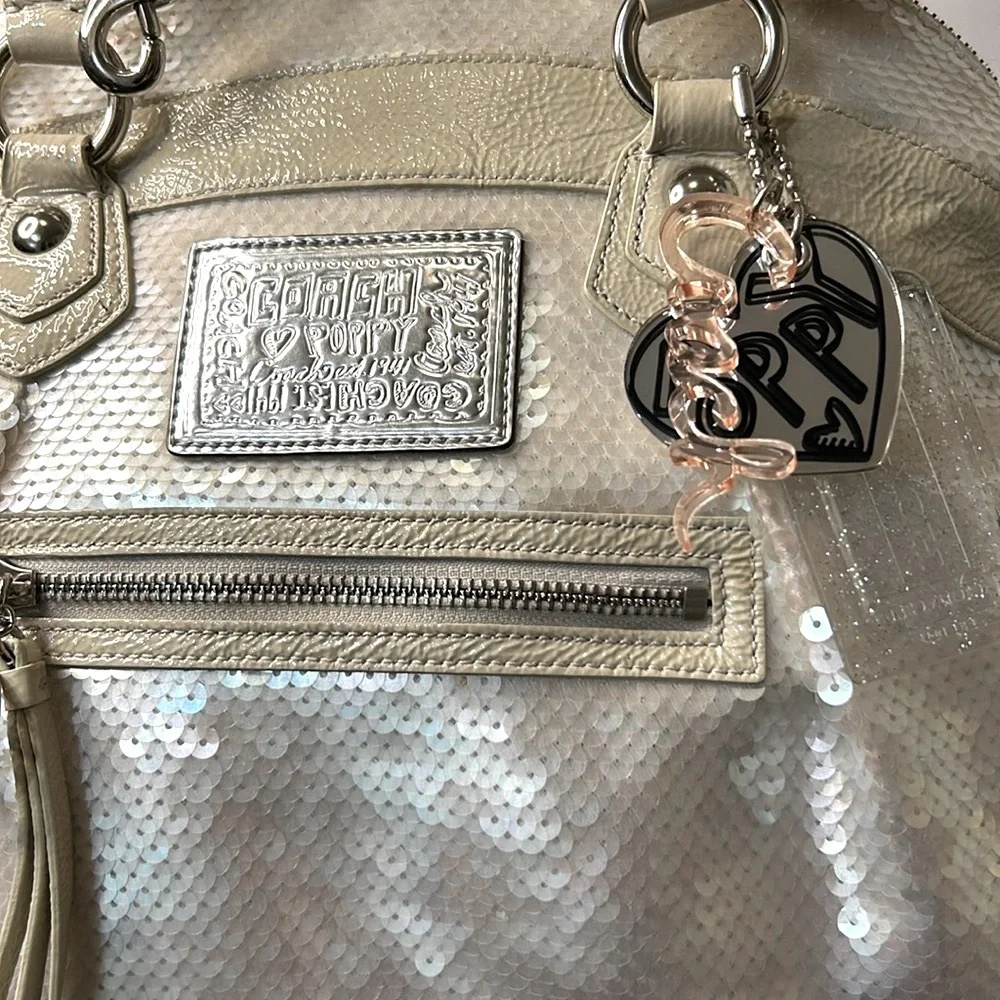 Coach NWT Poppy Sequined Spotlight Limited EditionTote Bag 16304 - Picture 3 of 16